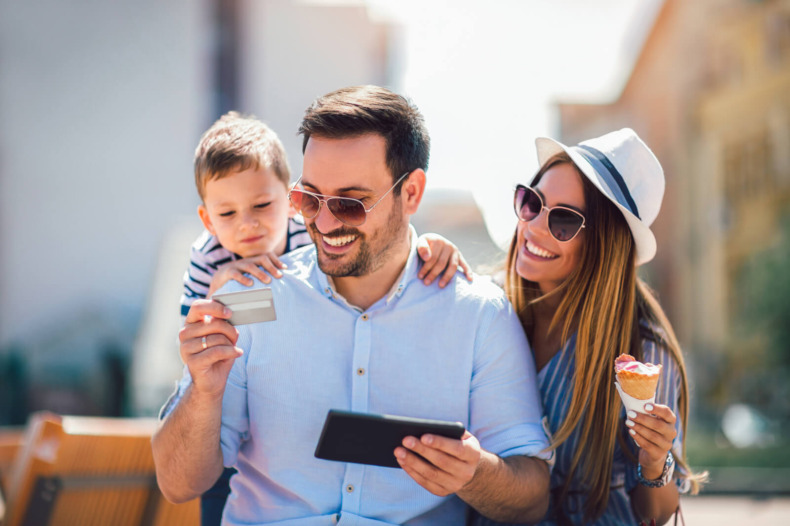 Cartão Global: como funciona e por que a sua oferta é vantajosa para bancos e fintechs