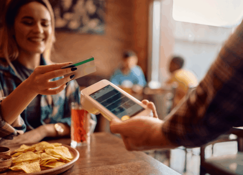 BaaS e Embedded Finance: entenda a conexão entre os modelos e como aproveitar esse potencial nos negócios