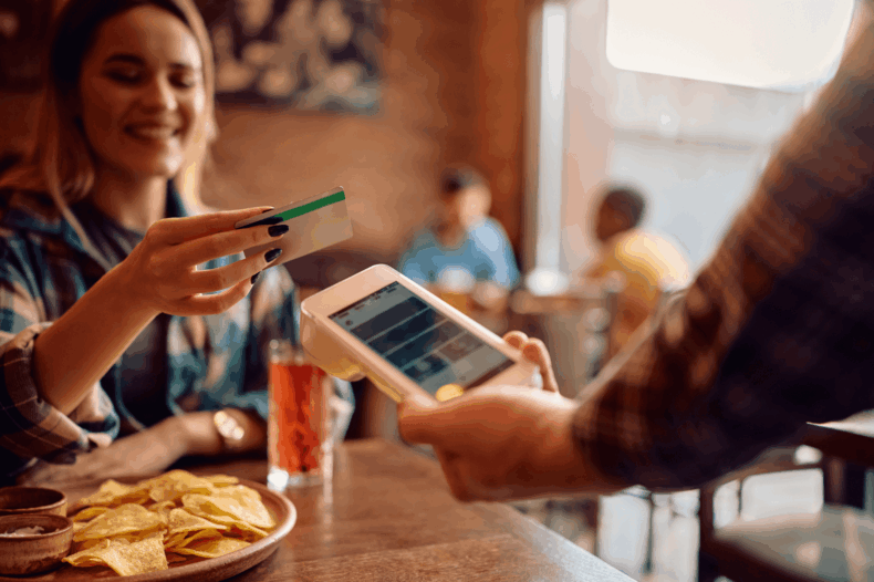 BaaS e Embedded Finance: entenda a conexão entre os modelos e como aproveitar esse potencial nos negócios