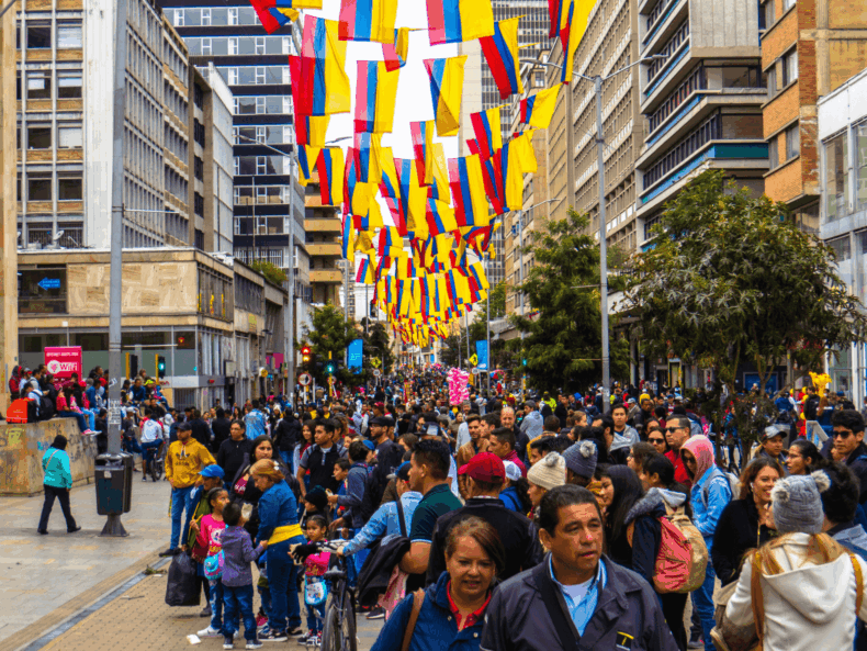 Inclusão financeira na Colômbia: cenário, oportunidades e desafios da democratização dos serviços financeiros no país