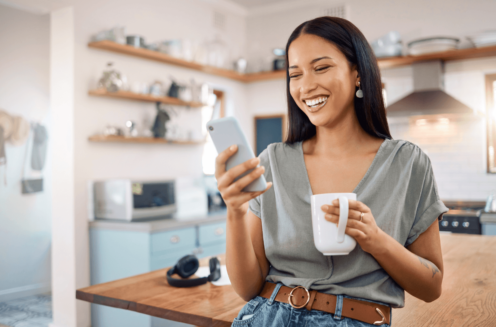 Qual é o real potencial da IA agêntica nos serviços financeiros: aplicações, tendências e desafios